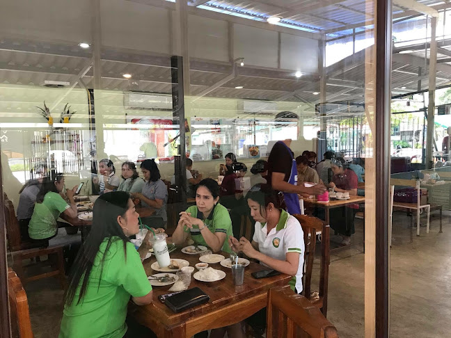 ข้าวแกงเจ๊จวบ ร้านใหม่ by อุ้ม & โจ้