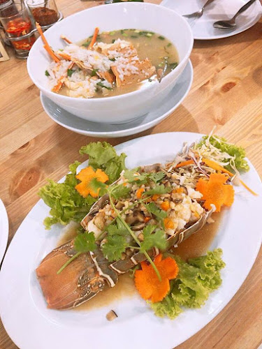 Opinii despre Sam Chor Restaurant în อำเภอกะทู้ - การบริการอาหารและที่พัก