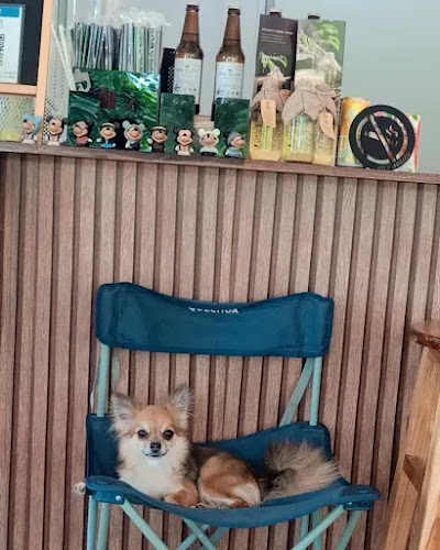 B&T Coffee House - การบริการอาหารและที่พัก