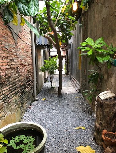 Cafe' De Roo - การบริการอาหารและที่พัก