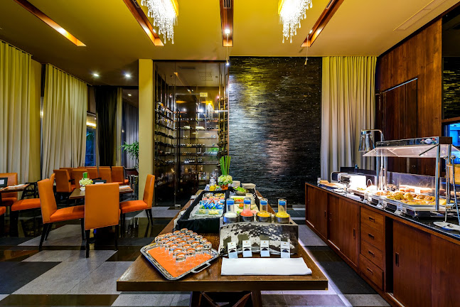 10 Kata Noi Road, Moo 2, ตำบล กะรน อำเภอเมืองภูเก็ต ภูเก็ต 83100