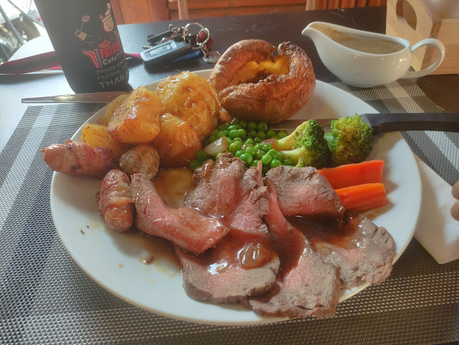 แฟnบอยส์ คาเฟ่ & เรสเตอรองท์ - การบริการอาหารและที่พัก