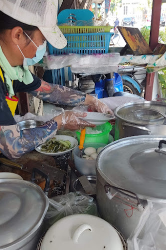 ร้านป้าจวบ เถ้าคั่ว - การบริการอาหารและที่พัก