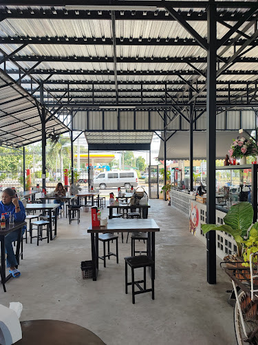 เจ้าขุน ก๋วยเตี๋ยวเนื้อตุ๋น หม้อไฟ - การบริการอาหารและที่พัก