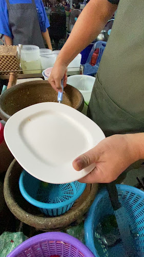 Opinii despre ตลาดโต้รุ่ง อุบลสแควร์ în อำเภอเมืองอุบลราชธานี - การบริการอาหารและที่พัก