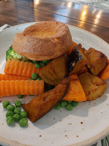 Opinii despre Gallery Cafe Phuket în Town - การบริการอาหารและที่พัก