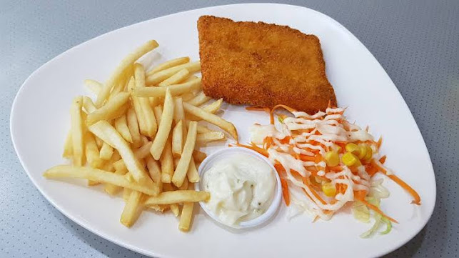 เชสเตอร์ (เซ็นทรัล วิลเลจ) - การบริการอาหารและที่พัก