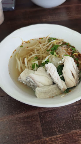 รัานก๋วยเตี๋ยวปลาอภิชน