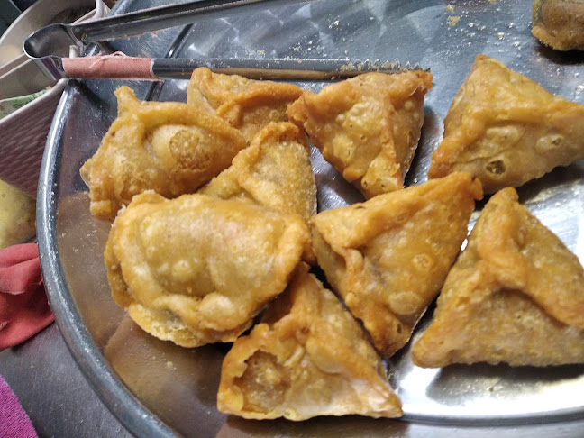 ขนมโอชิน โคราช - การบริการอาหารและที่พัก