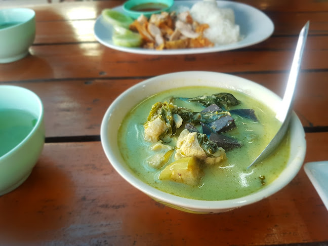 ร้านอาหารปั๋นใจ๋