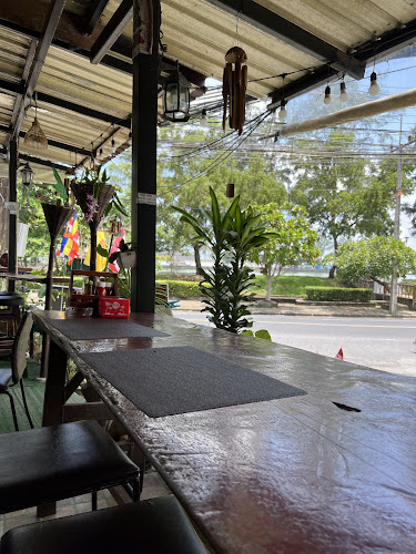 Sweet Chilli Restaurant & Bar @Karon Beach - การบริการอาหารและที่พัก