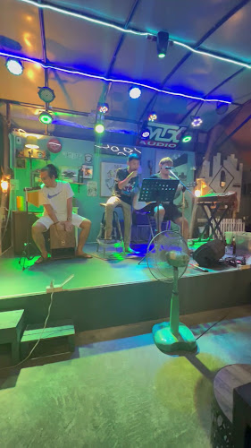 Opinii despre Pe' Hi-Rock Cafe în อำเภอบางบัวทอง - การบริการอาหารและที่พัก