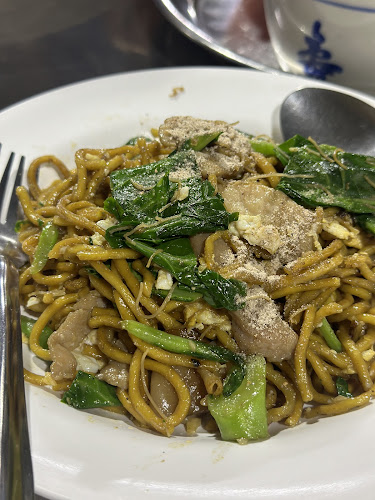 ราดหน้าราโด โกหน่ำ - การบริการอาหารและที่พัก