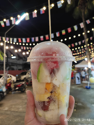 ร้านไอติมผัด Tutti Fruti ภูเก็ต - การบริการอาหารและที่พัก