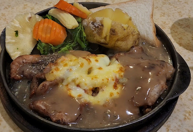 ร้านอาหารสโนว์ไวท์นครปฐม - อำเภอเมืองนครปฐม