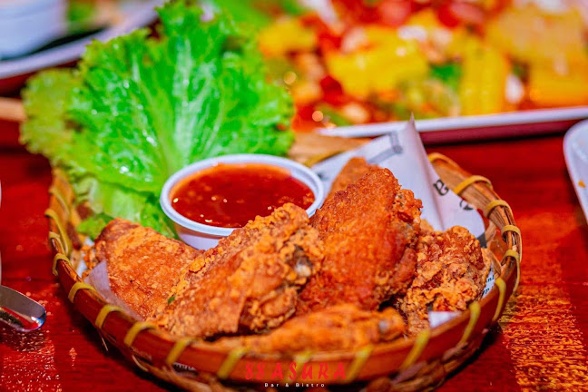 อีสานแซ่บ ยำทะเลนัวป่าตอง - การบริการอาหารและที่พัก