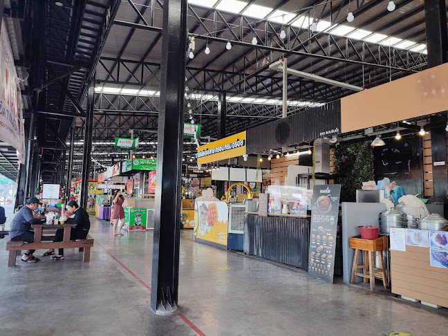 ตลาดต้นสัก สนามบินน้ำ นนทบุรี