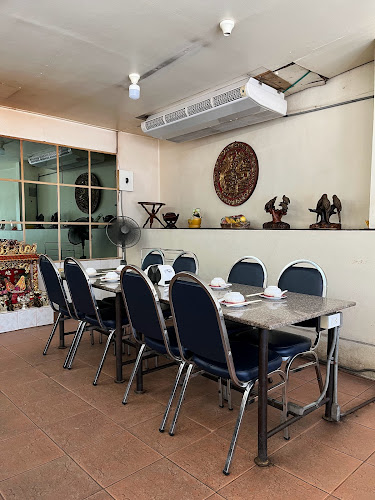 ตา ต้า สุกี้ - การบริการอาหารและที่พัก