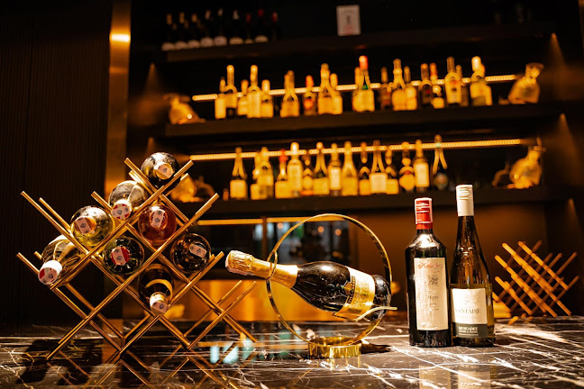 Otter in the rain - การบริการอาหารและที่พัก