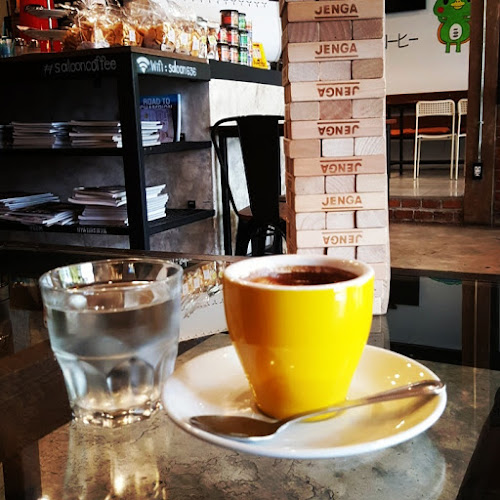 Opinii despre ซาลูน คอฟฟี่ แอนด์ บาร์ în อำเภอเมืองอุบลราชธานี - การบริการอาหารและที่พัก