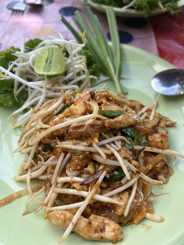 83, 17​ หมู่4 ซอย พรสุขอุทิศ ตำบล ราไวย์ อำเภอเมืองภูเก็ต ภูเก็ต 83100