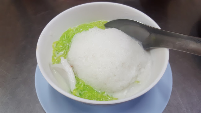 369, 120 ถ. เยาวราช ตำบลตลาดใหญ่ อำเภอเมืองภูเก็ต ภูเก็ต 83000