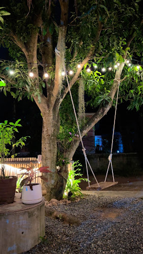 Khao Phra Cafe & Eatery - การบริการอาหารและที่พัก