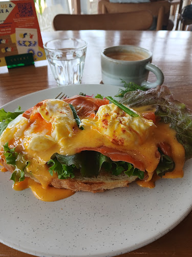 Opinii despre 🌞 Leikki Neighbourhood Cafe în Muang - การบริการอาหารและที่พัก