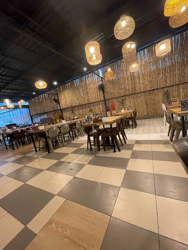 Kung Seafood - การบริการอาหารและที่พัก