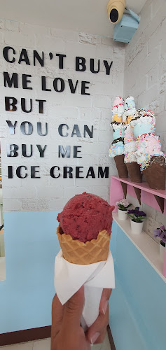 Little Home Ice cream & Bakery - การบริการอาหารและที่พัก