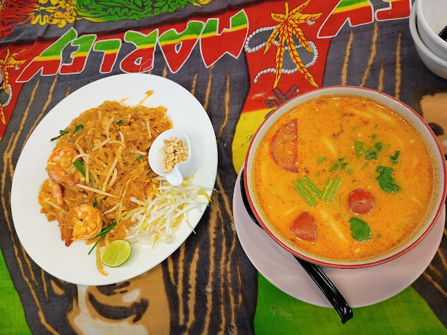 Blue Beach Restaurant - การบริการอาหารและที่พัก