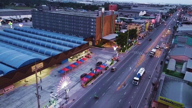 Opinii despre LONGMACIER în อำเภอบางพลี - การบริการอาหารและที่พัก