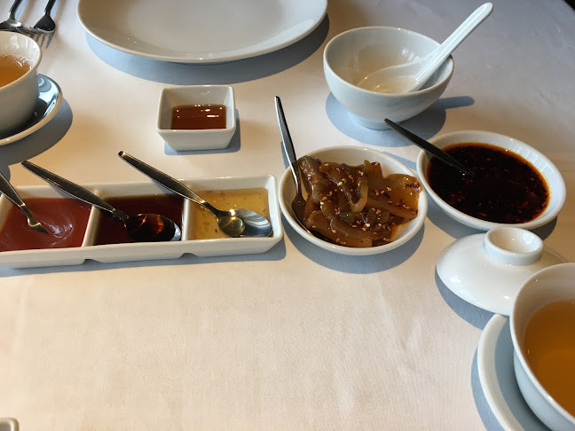 Yan Long Phuket - An Authentic Chinese Restaurant - การบริการอาหารและที่พัก