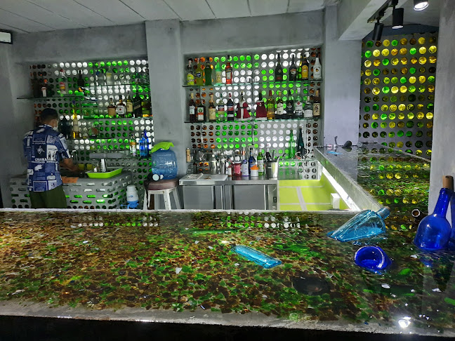 Opinii despre Bottle Bar Phuket în อำเภอถลาง - การบริการอาหารและที่พัก