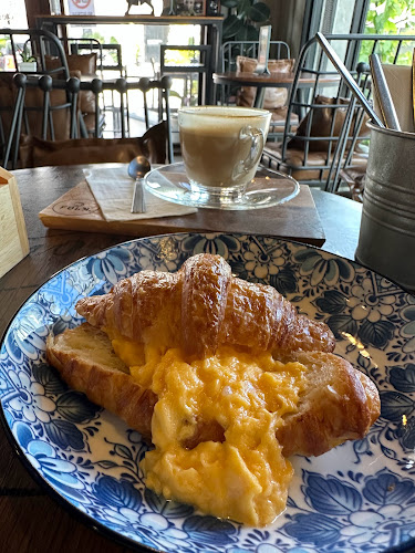 Comentarii opinii despre Folk Café Phuket