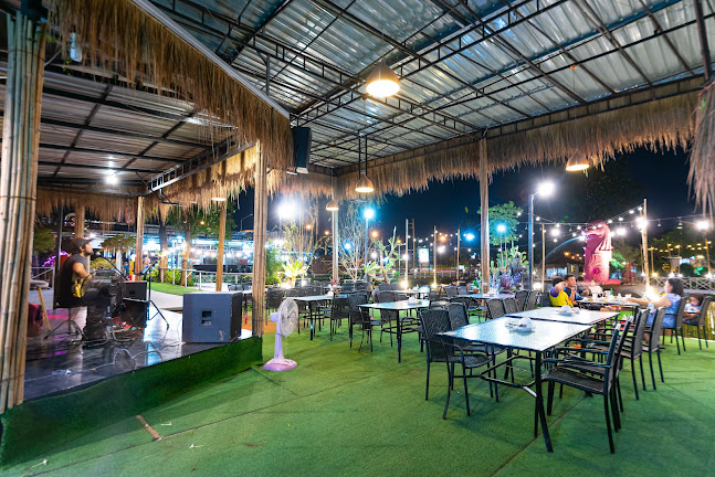 ครัวสวนสน โคราช​ &​ คาราโอเกะ​ ใหม่ - อำเภอเมืองนครราชสีมา