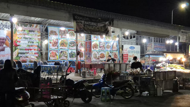 ถนนคนเดิน นครสวรรค์(ริมแม่น้ำเจ้าพระยา)