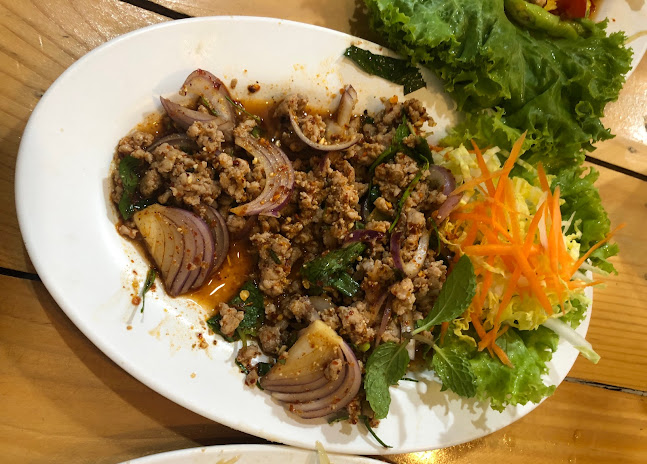 ส้มตำค้ำคูณ จอมเทียน พัทยา - การบริการอาหารและที่พัก