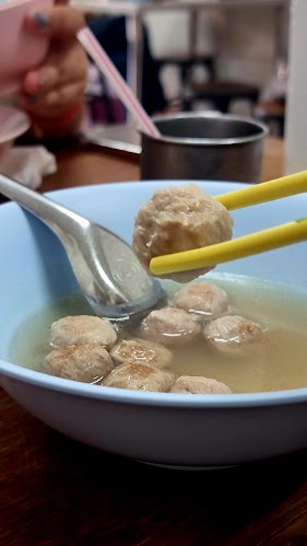 72/1 ถ. เยาวราช ตำบลตลาดใหญ่ อำเภอเมืองภูเก็ต ภูเก็ต 83000