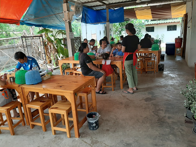 ธ.ธราธร(นายอ้วน) ก๋วยเตี๋ยวเรืออยุธยา สาขา1 - การบริการอาหารและที่พัก