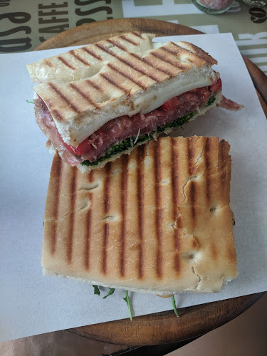 Dolci & Delizie 113 ถนน ปฏัก ตำบล กะรน อำเภอเมืองภูเก็ต ภูเก็ต 83100