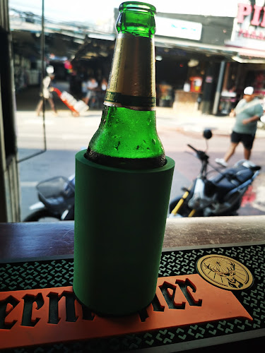 Opinii despre Heroes Bar în อำเภอกะทู้ - การบริการอาหารและที่พัก