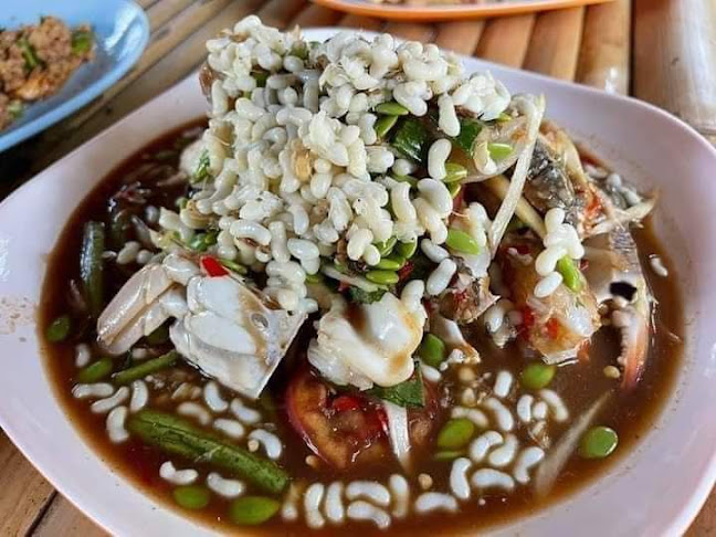 ส้มตำบนควน​ - การบริการอาหารและที่พัก