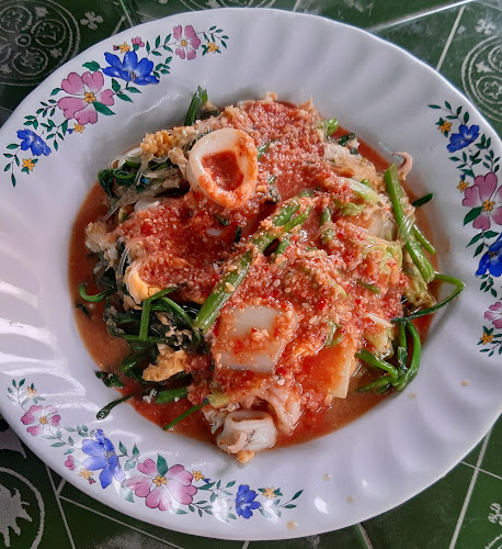 ป้าน้อย อาหารตามสั่ง - การบริการอาหารและที่พัก