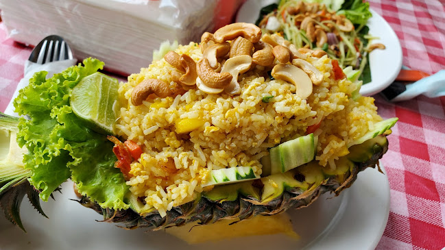 KATAMAMA SEAFOOD - การบริการอาหารและที่พัก