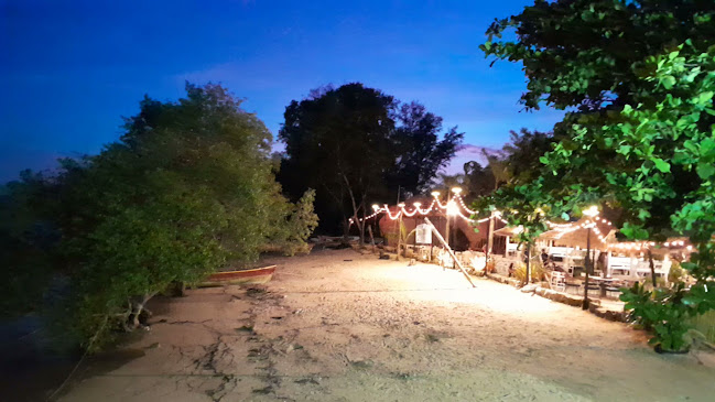 บ้านกุ้งมังกร - การบริการอาหารและที่พัก