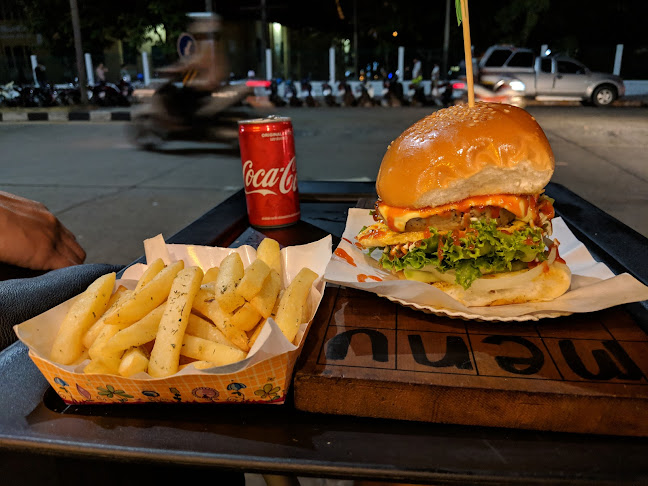 Opinii despre Happy Burger în อำเภอเมืองอุบลราชธานี - การบริการอาหารและที่พัก