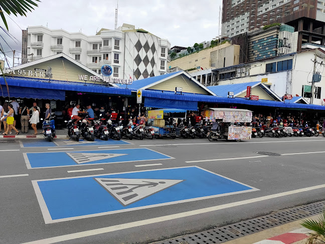 นิว เรด แคท บาร์ - อำเภอบางละมุง