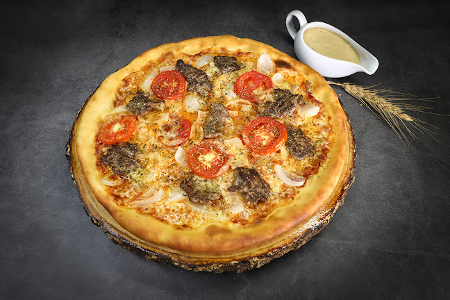 Karlsson Restaurant and Steakhouse - Karon, Phuket - การบริการอาหารและที่พัก