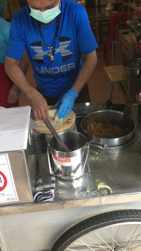 Opinii despre ปอเปี๊ยะสด เจ้าเก่าถนนแสงจันทร์ หน้าโรงแรมวังน้อย în อำเภอหาดใหญ่ - การบริการอาหารและที่พัก